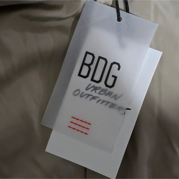 BDG Urban Outfitters Men's Cocoon Puffer Vest Taupe XXL New MSRP $ 149 NWT - Picture 7 of 9